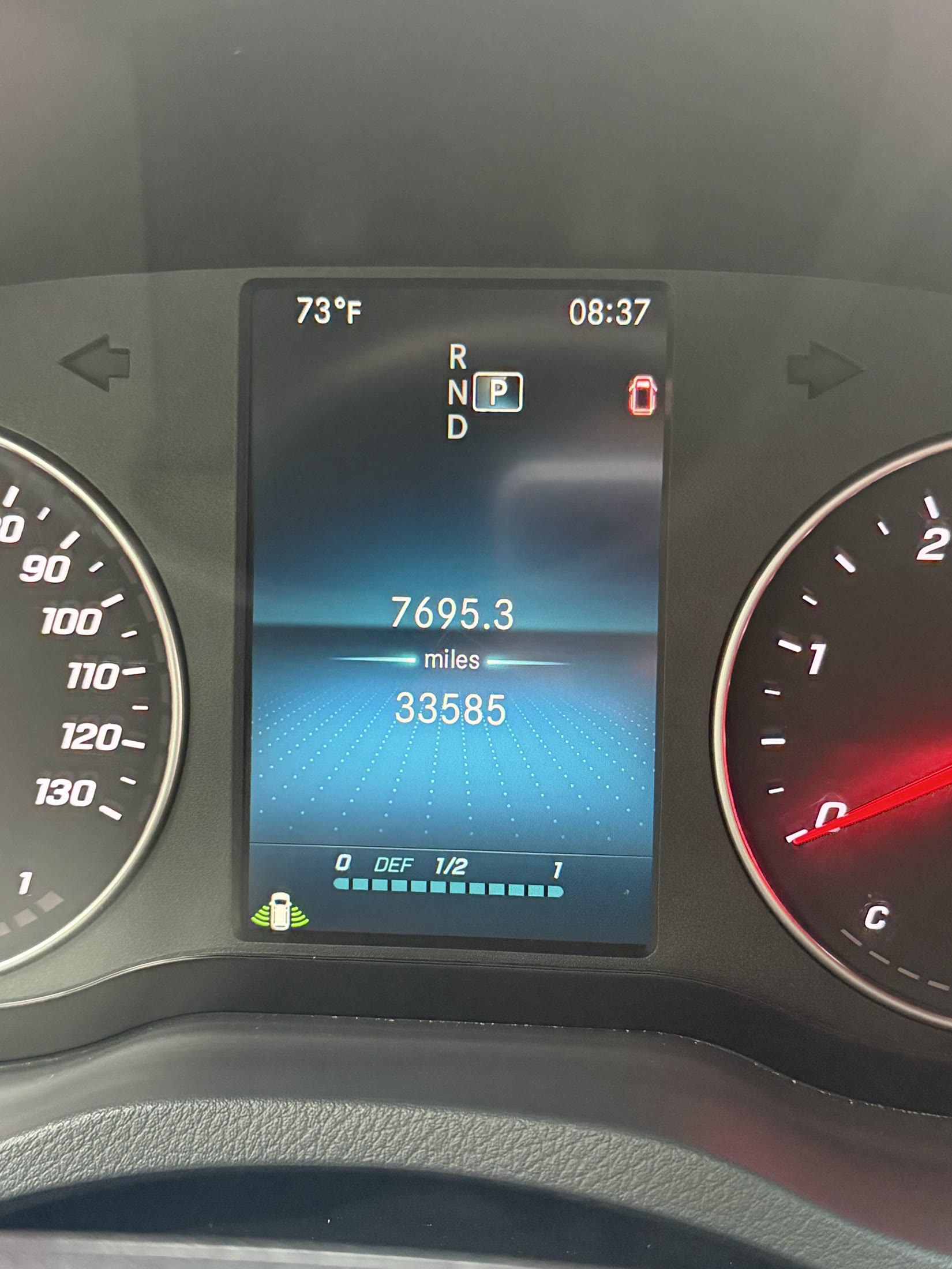 Mercedes dashboard odometer showing 33,585 miles
